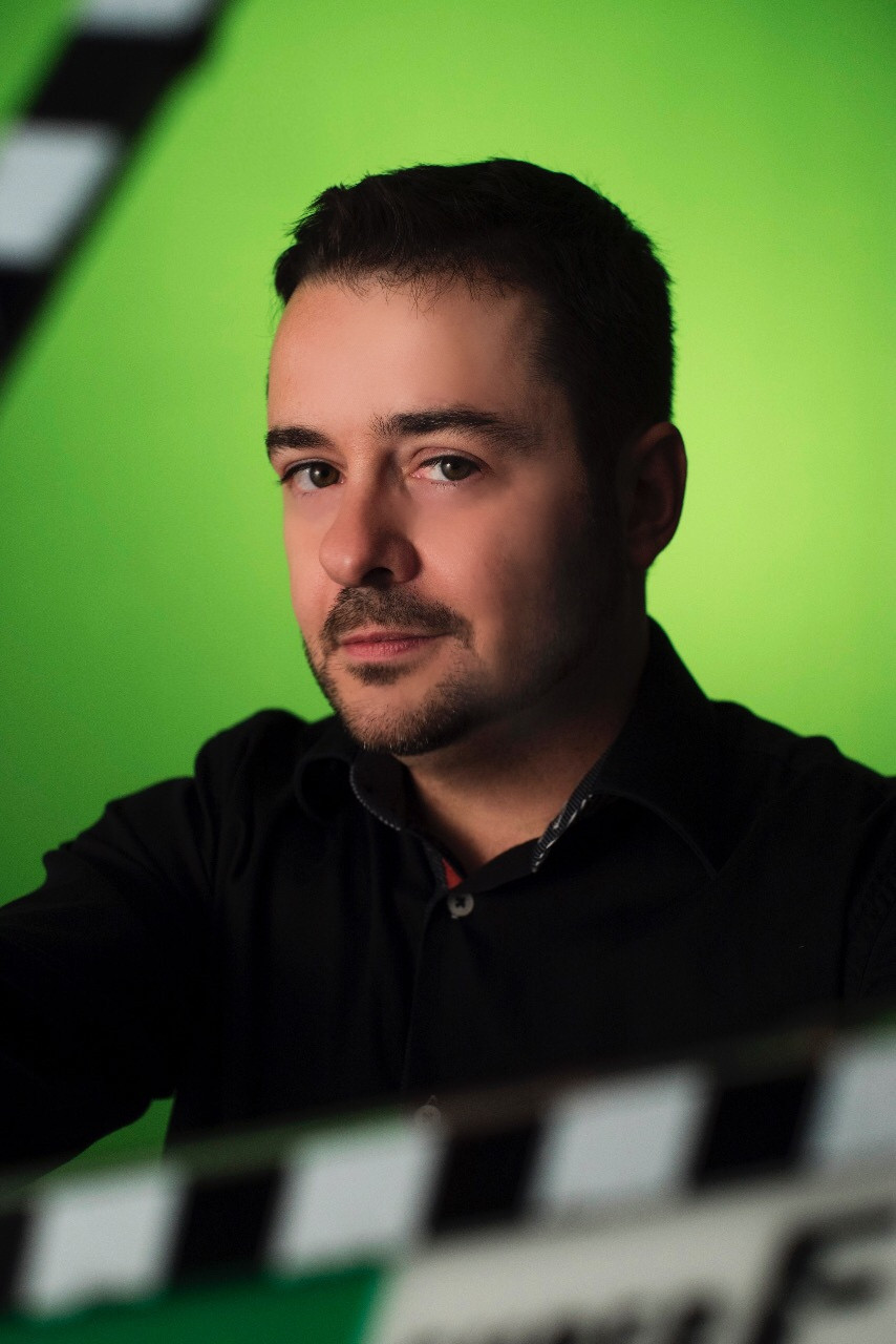 Filipe Ferreira backdrop