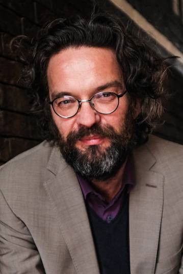 Christian Klinger backdrop