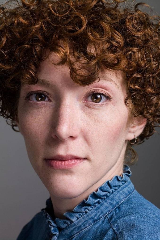 Hélène De Vos backdrop