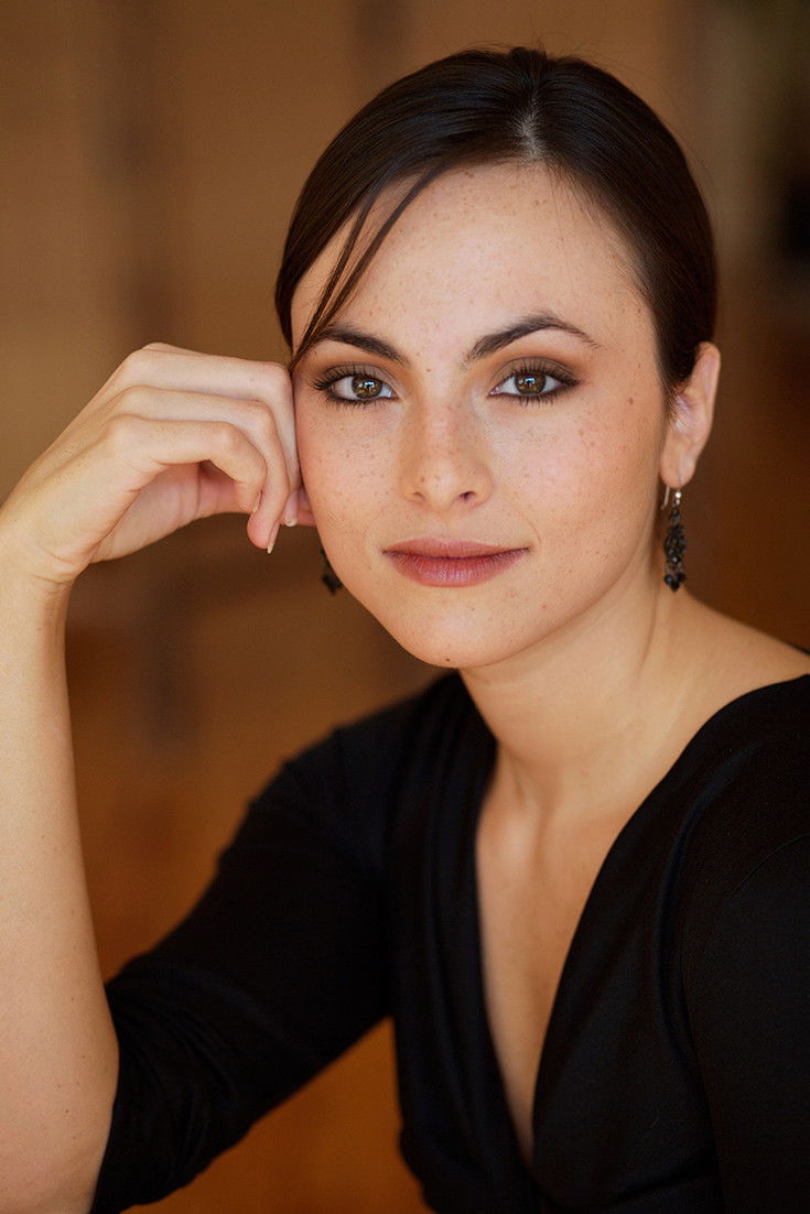 Isabel Leonard backdrop