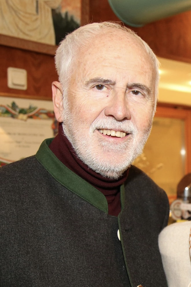 Jesús López-Cobos backdrop