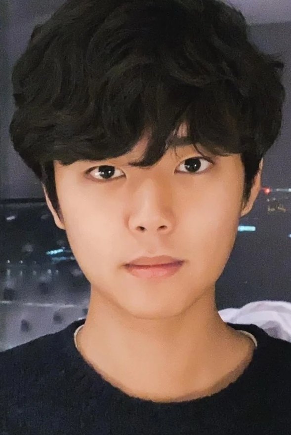 Park Min-sang backdrop