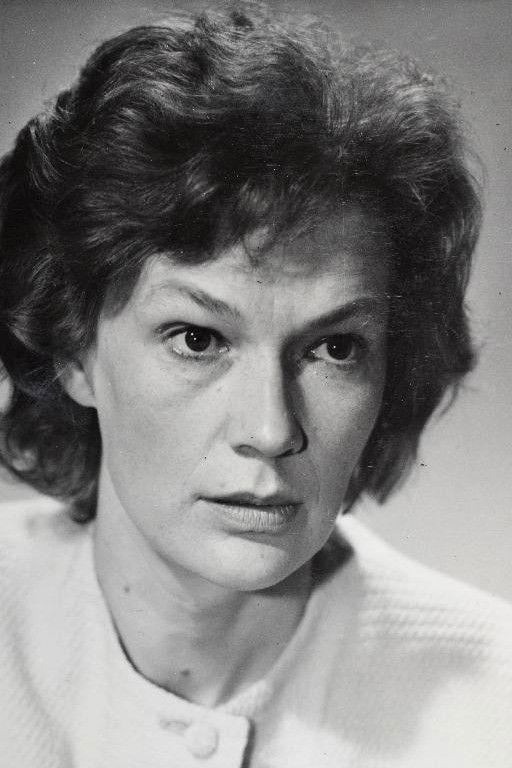 Hilja Varem backdrop