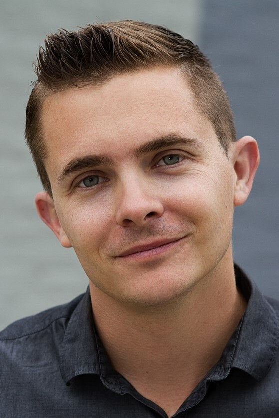 Brandon Riley backdrop