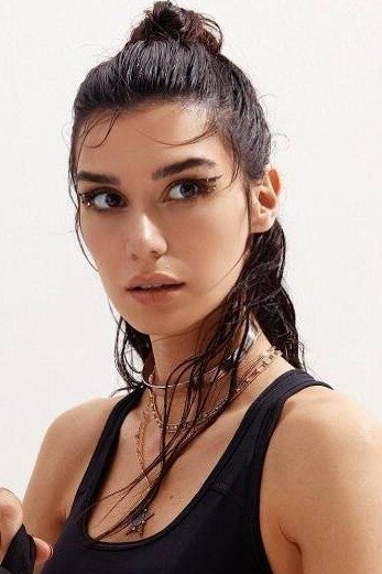 Burcu Kiratli backdrop