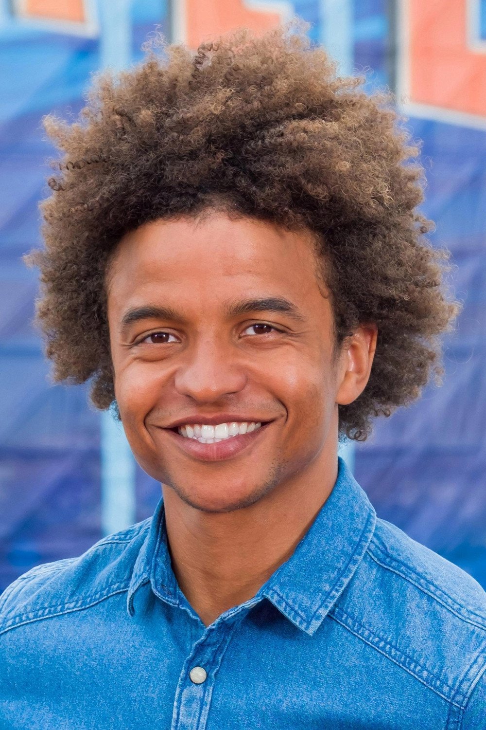 Radzi Chinyanganya backdrop