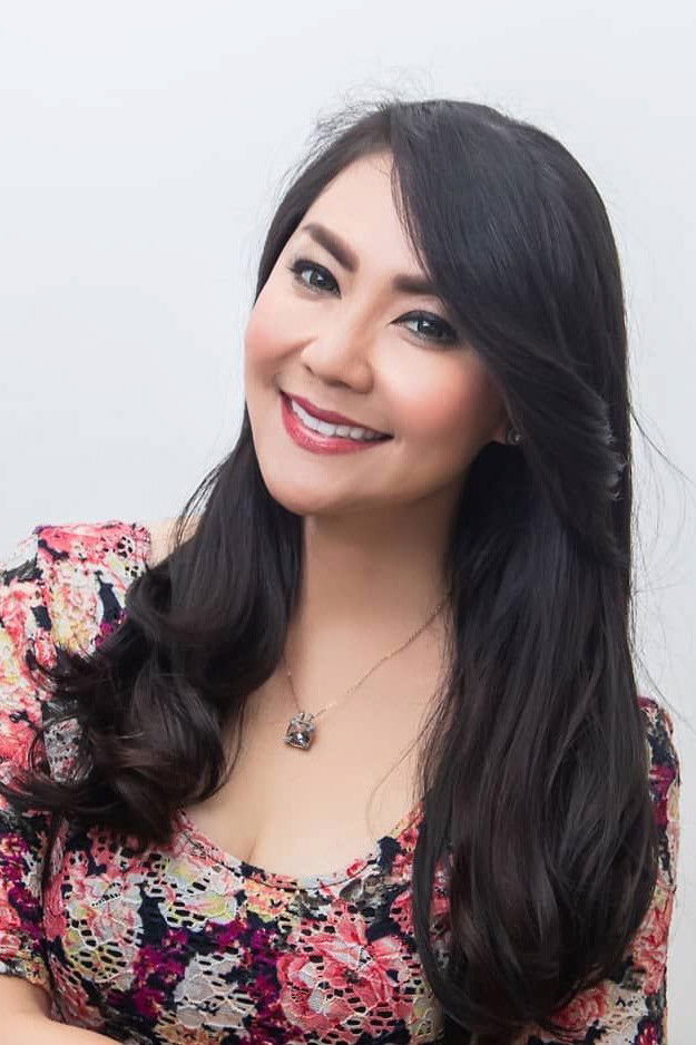 Thessa Kaunang backdrop