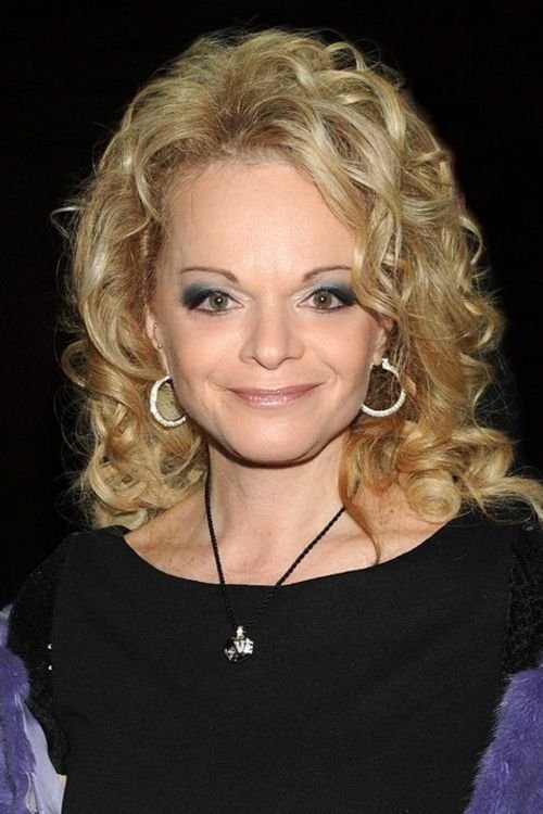 Larisa Dolina backdrop