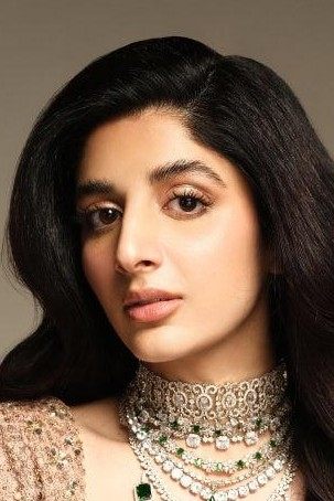 Mawra Hocane backdrop