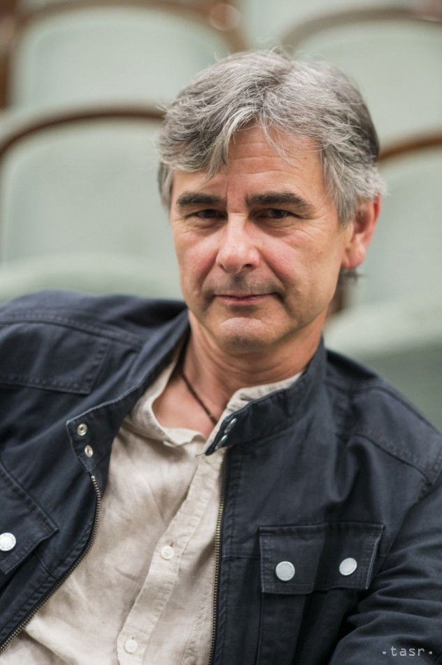 Boris Farkaš backdrop