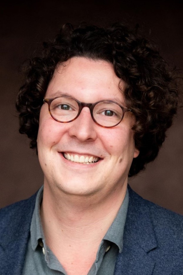 Jonas Weydemann backdrop