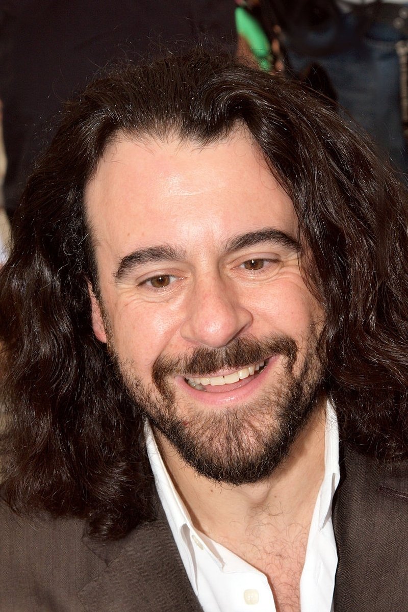 Carlos Álvarez backdrop