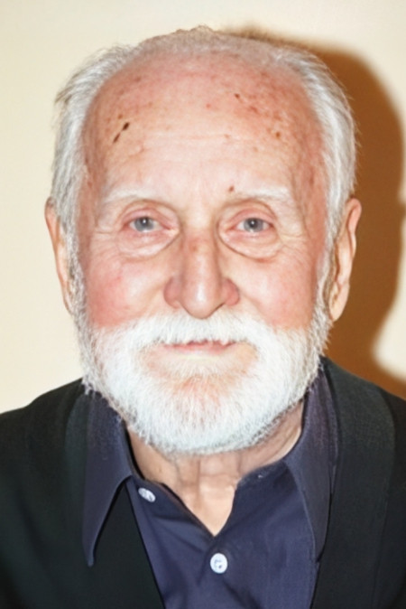 İhsan Devrim backdrop