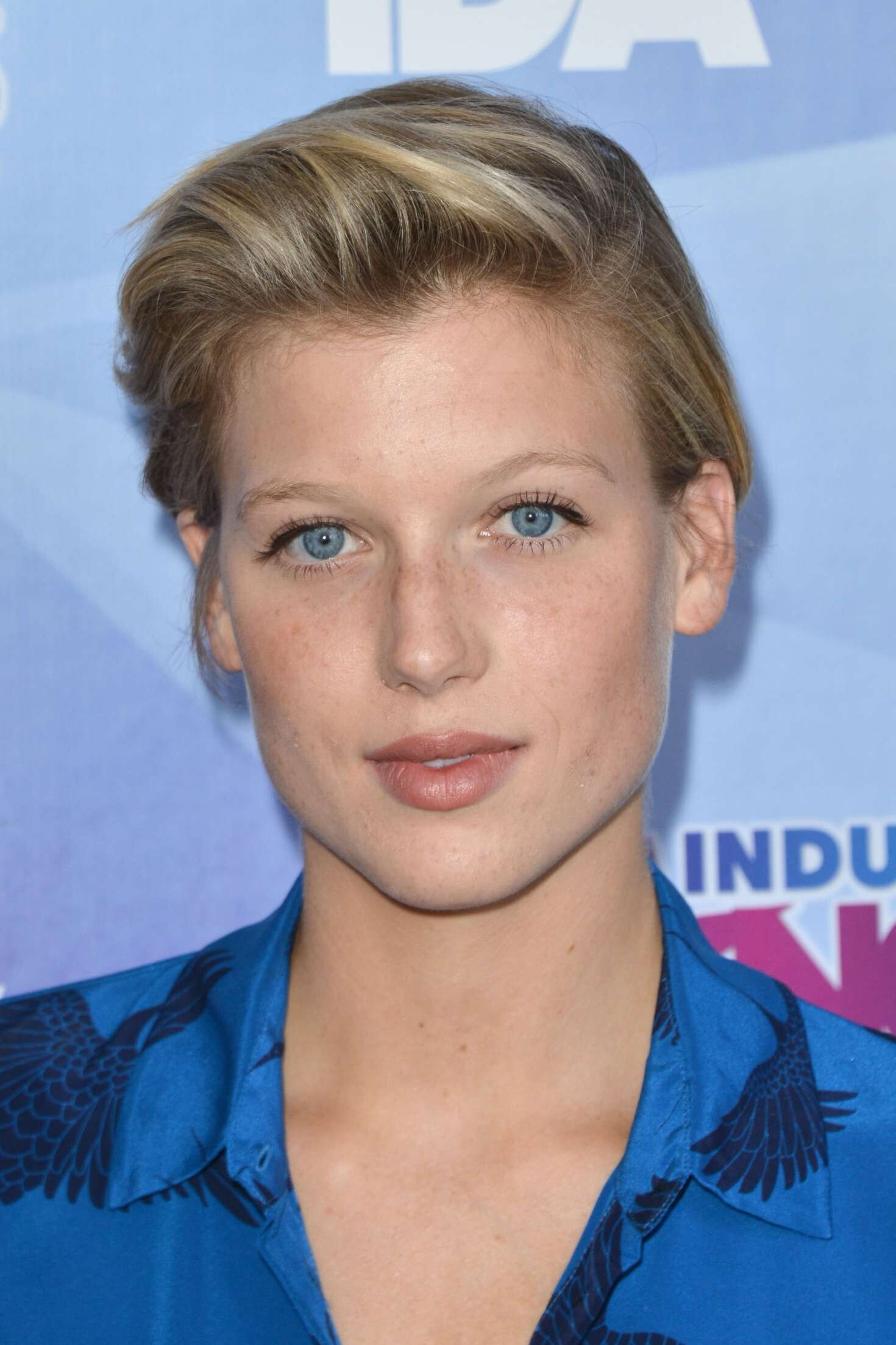 Keenan Kampa backdrop