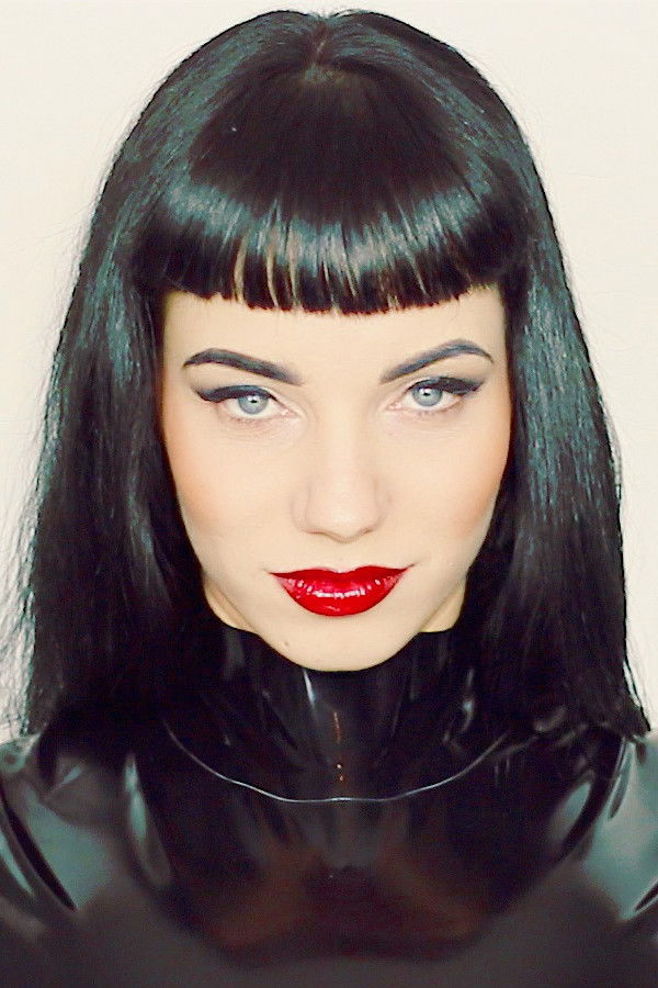 Vivi Sterling backdrop