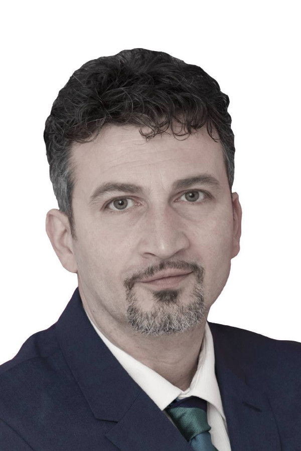 Vedad Rusidovic backdrop