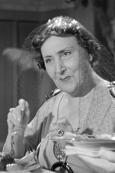 Alys Delonde backdrop