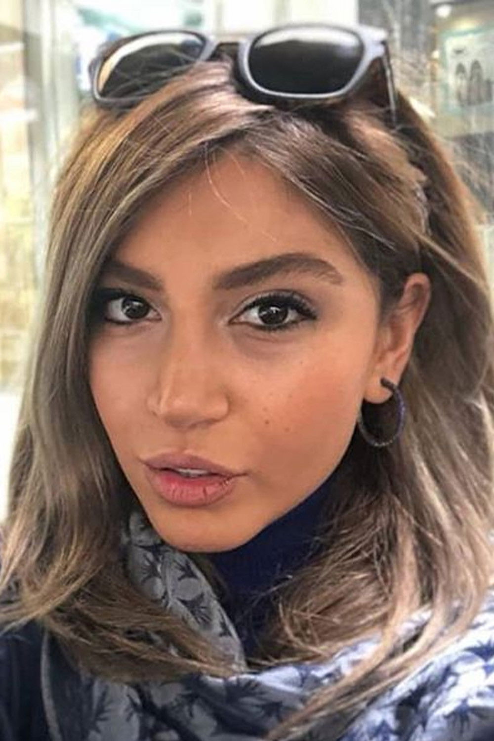 Negah Khaghani backdrop