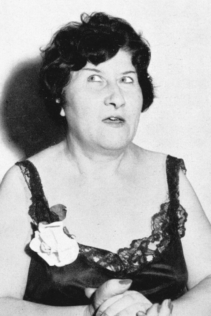 Anna Lina Alberti backdrop