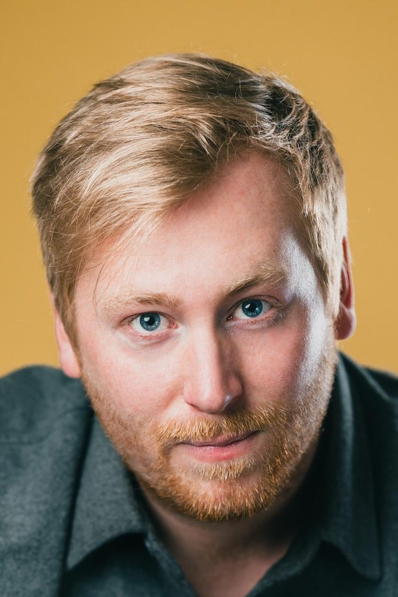 Taylor Olson backdrop