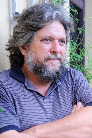 Esteban Schroeder → Esteban Shroeder backdrop