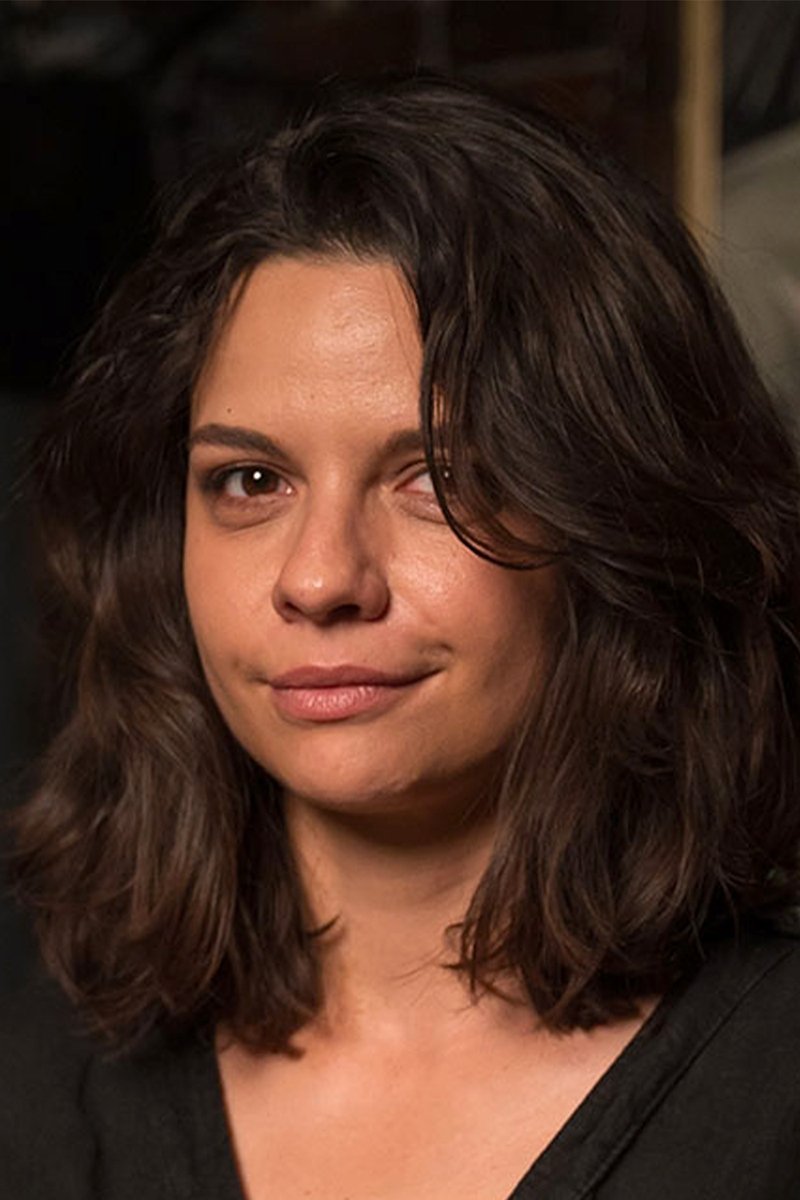 Mădălina Craiu backdrop