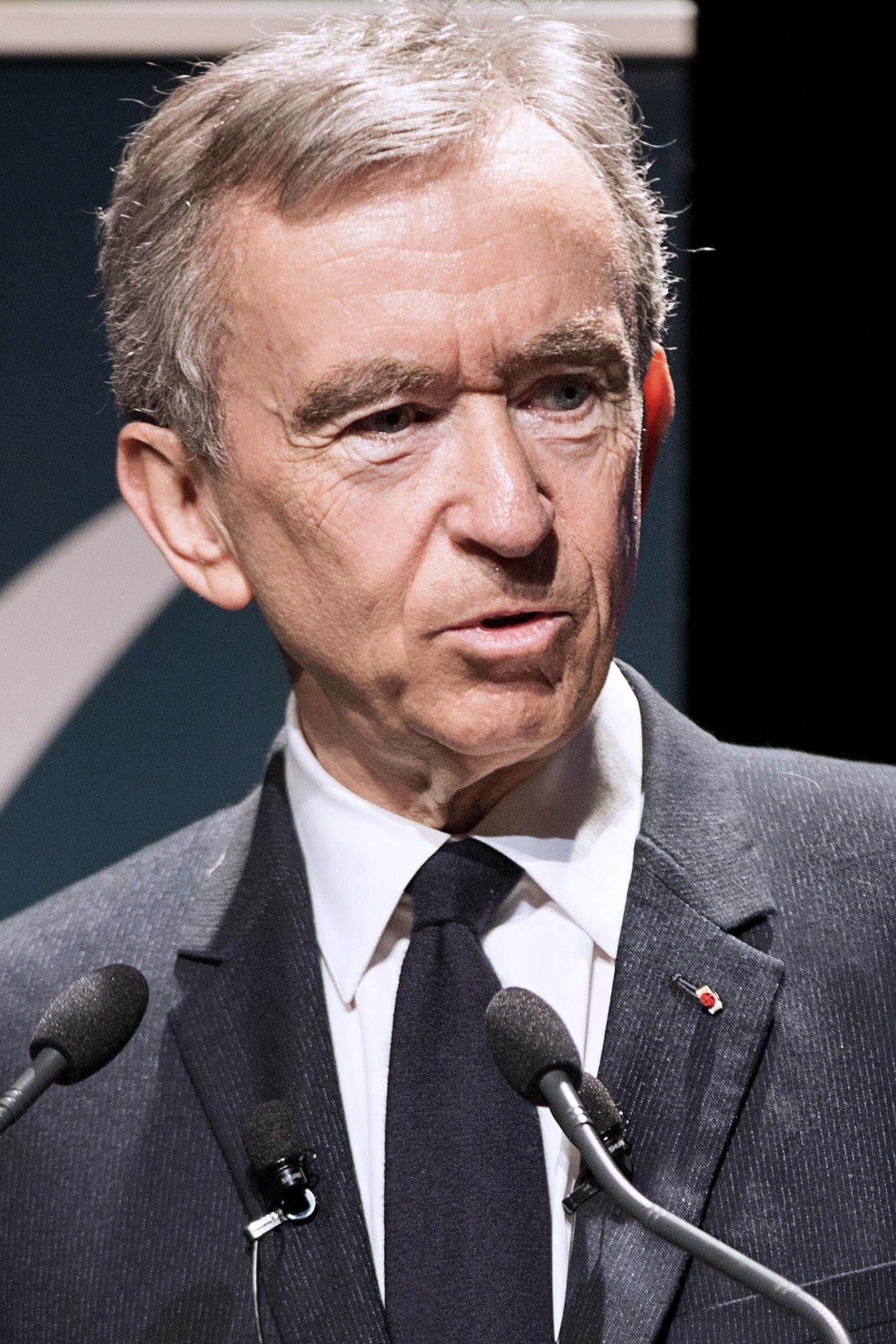 Bernard Arnault backdrop