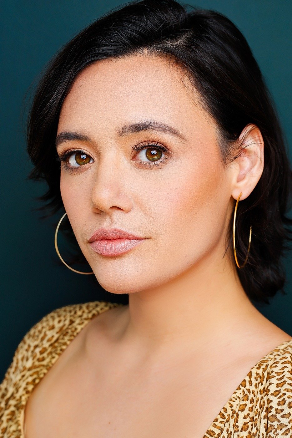 Rivkah Reyes backdrop