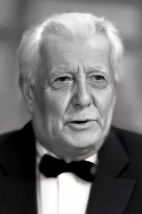 Selahattin Içsel backdrop