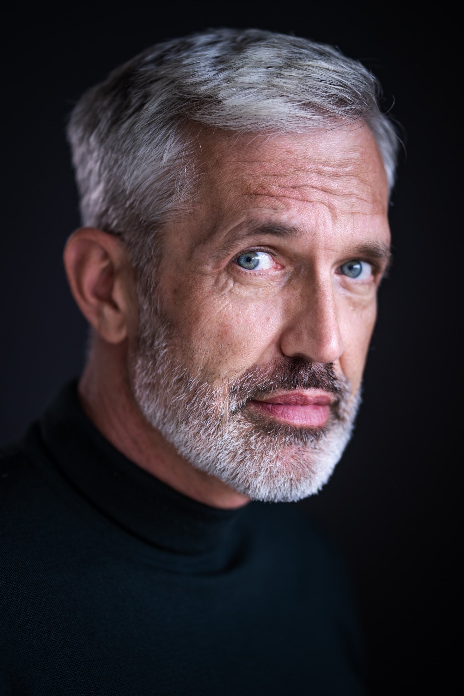 Henning Kober backdrop