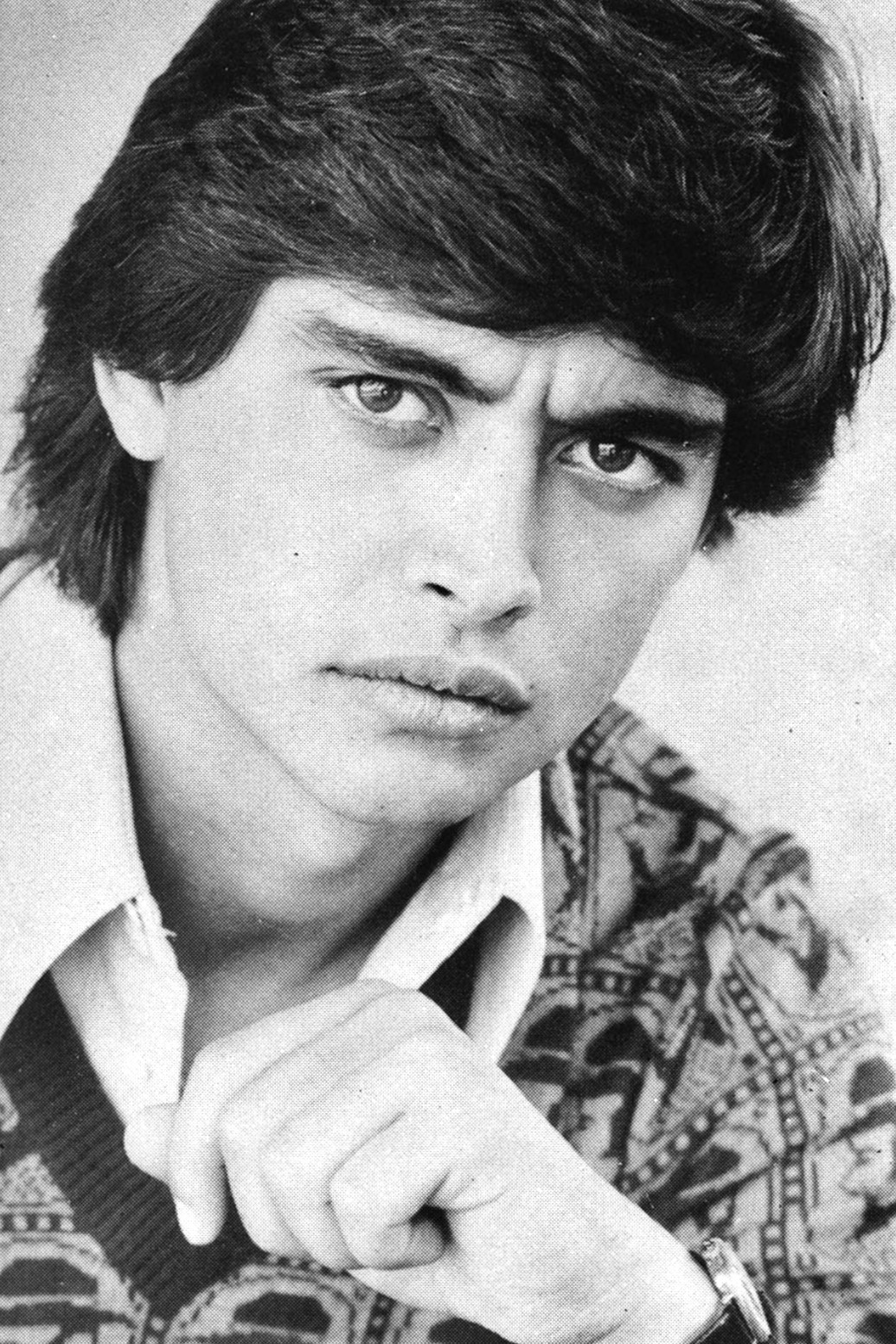 Francesco Pau backdrop