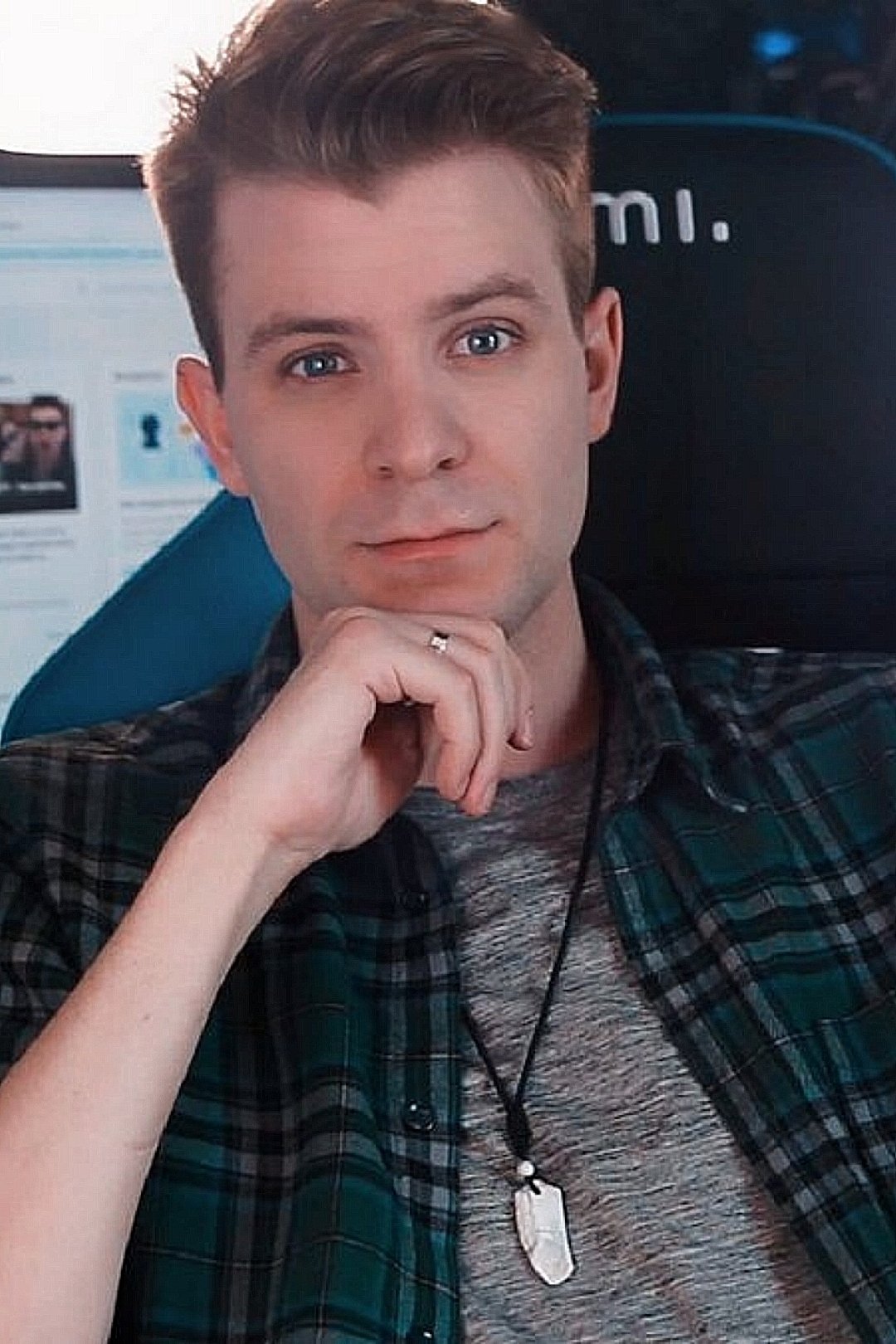 Thomas Maier backdrop