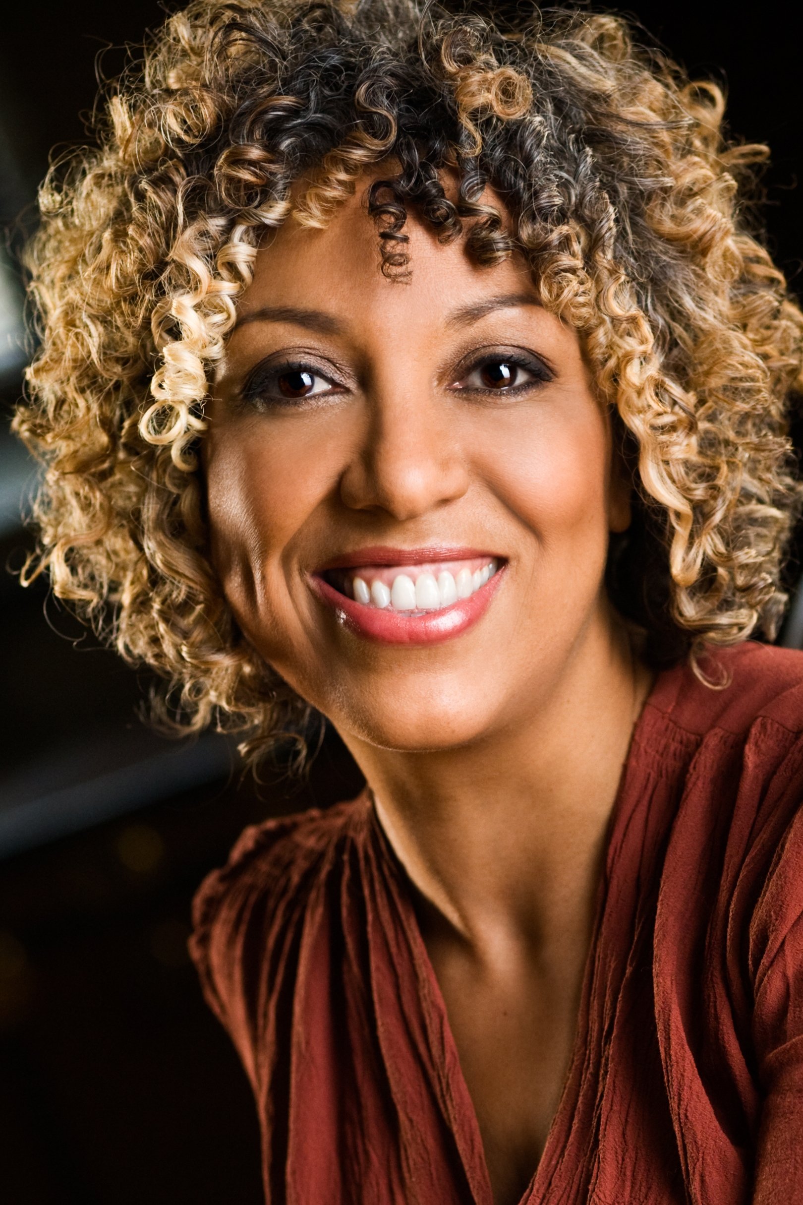 Lesley Ewen backdrop