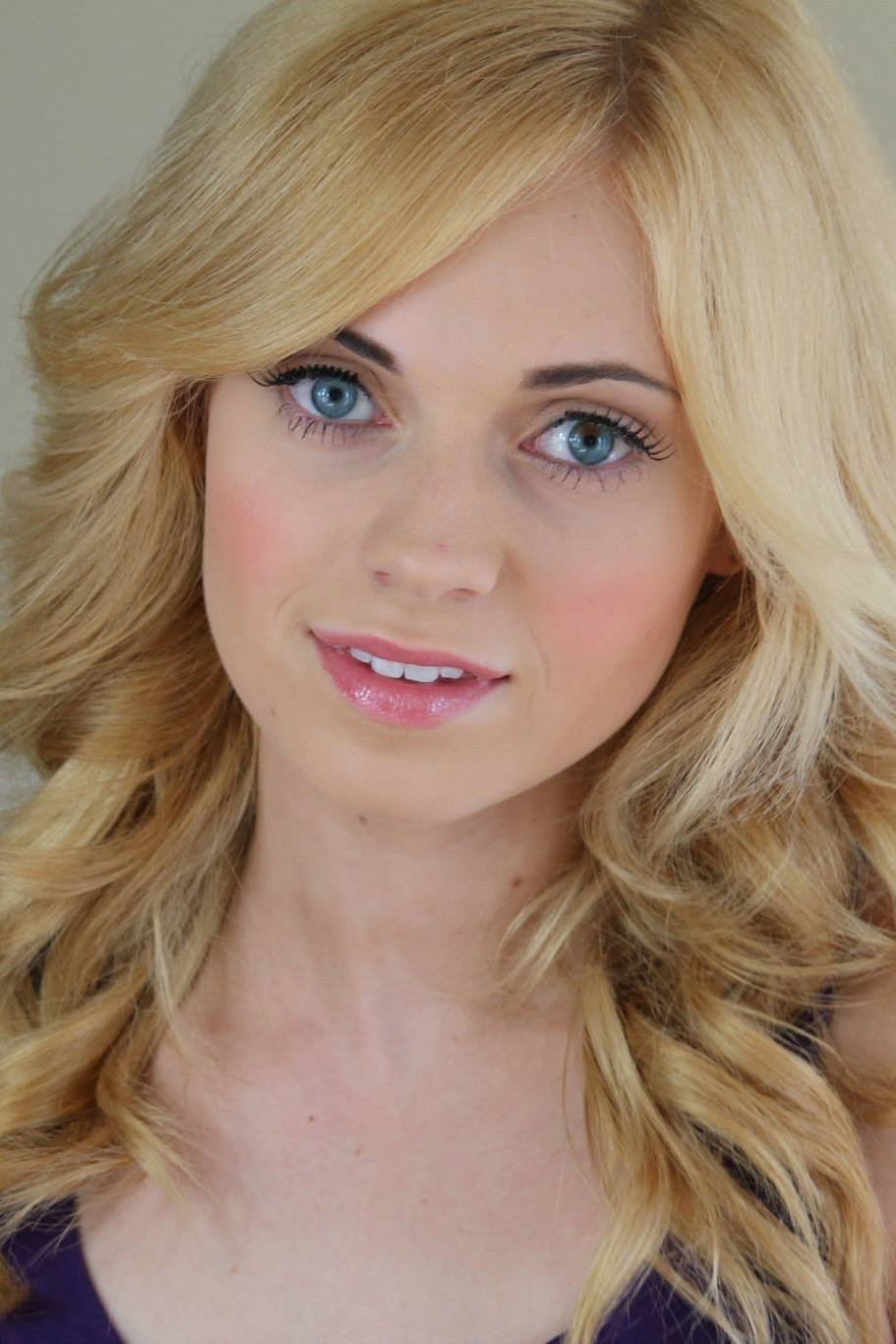 Jennifer Starr backdrop