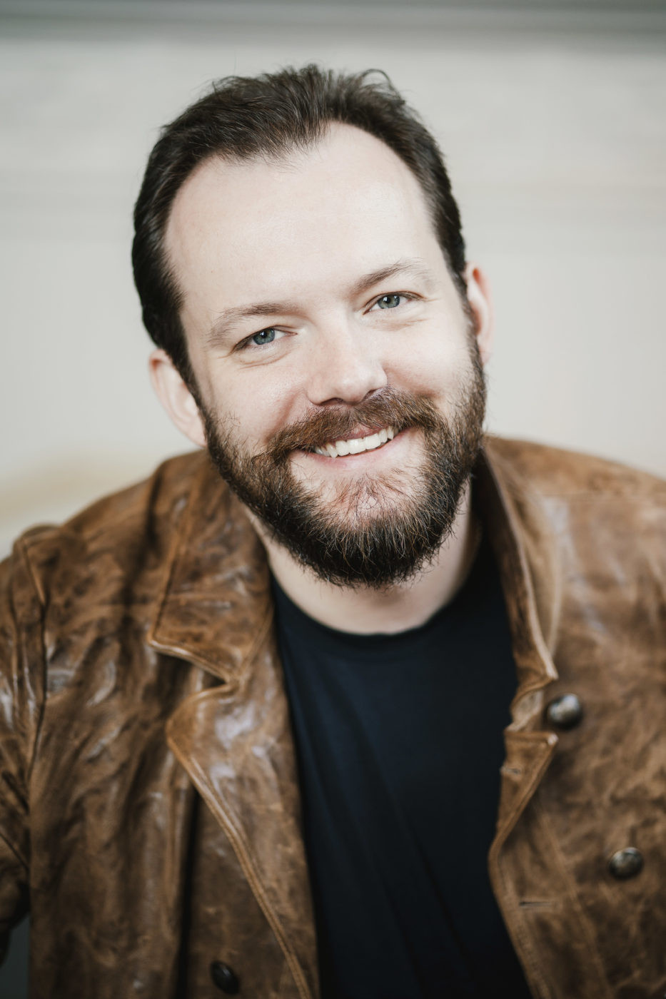 Andris Nelsons: Andris Nelsons backdrop