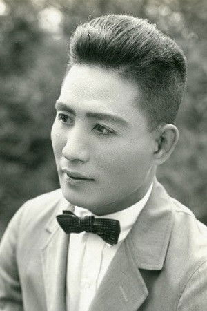 Tsunemi Hirose backdrop