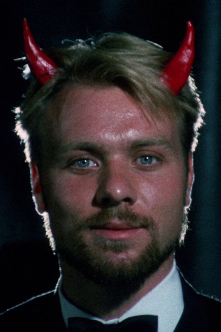 Espen Nowacki backdrop