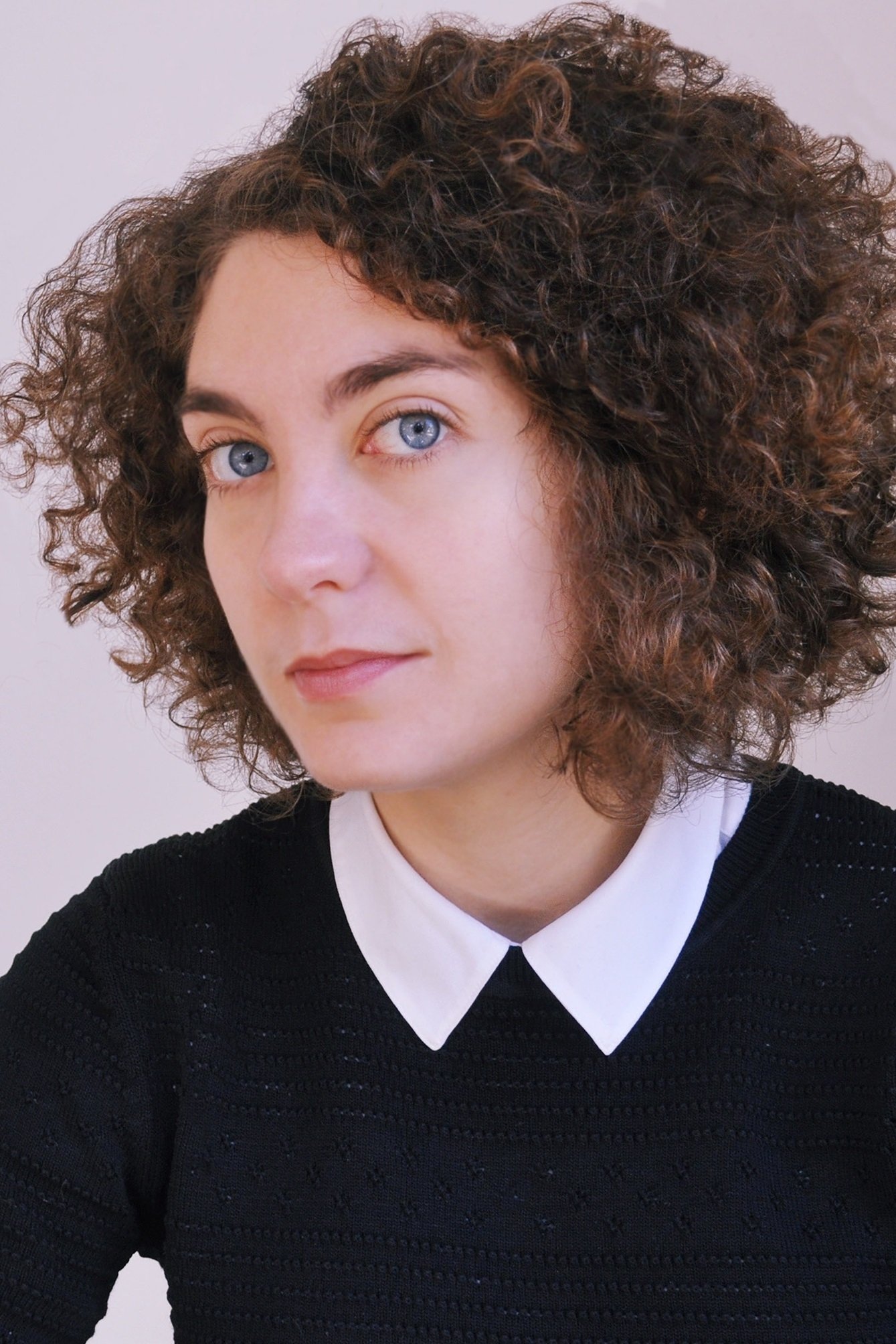 Ani Simon-Kennedy backdrop