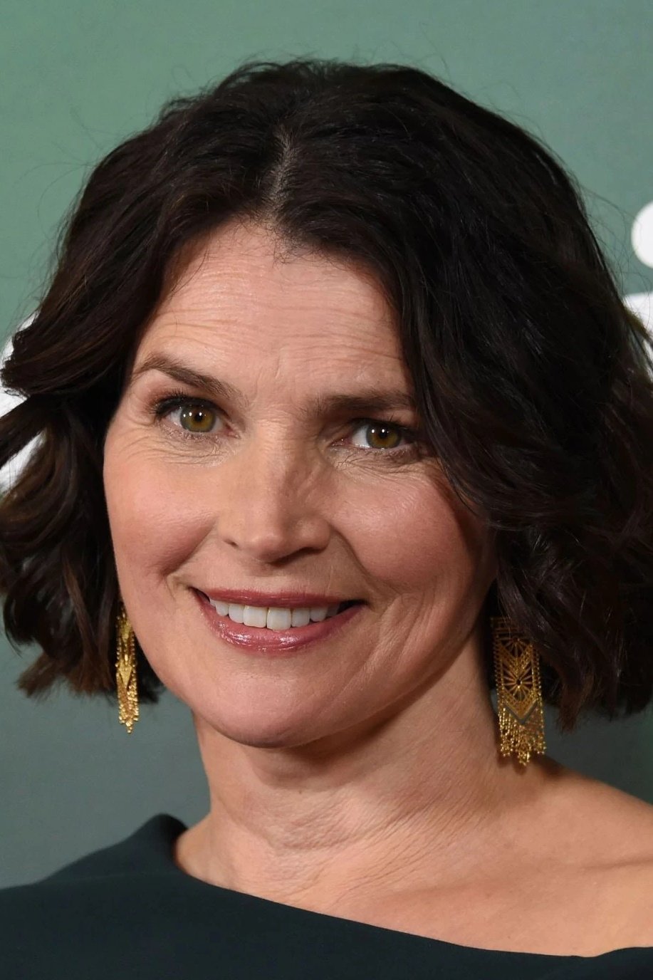 Julia Ormond: Xhulia Ormond backdrop