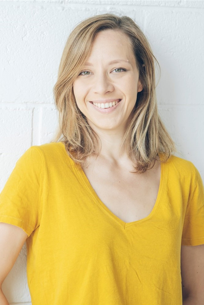 Alexandra Bialy backdrop