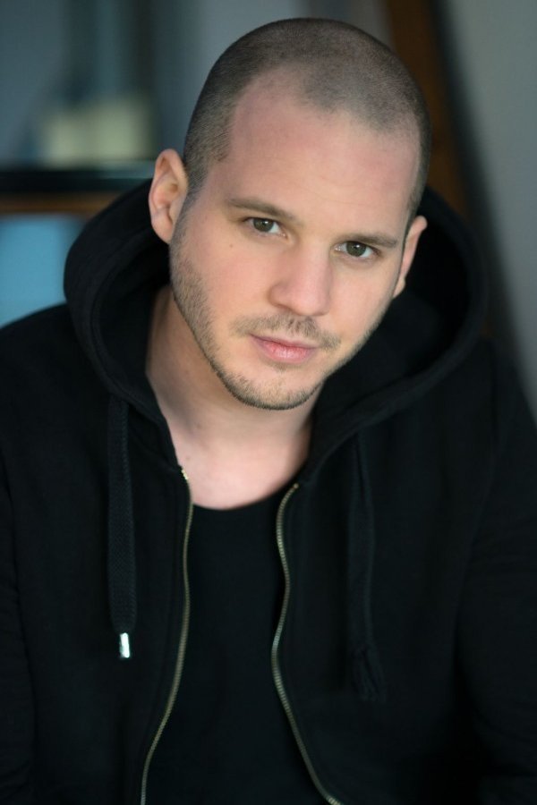 Max Thommes backdrop