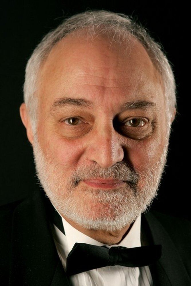 Xhonatan Sanger backdrop