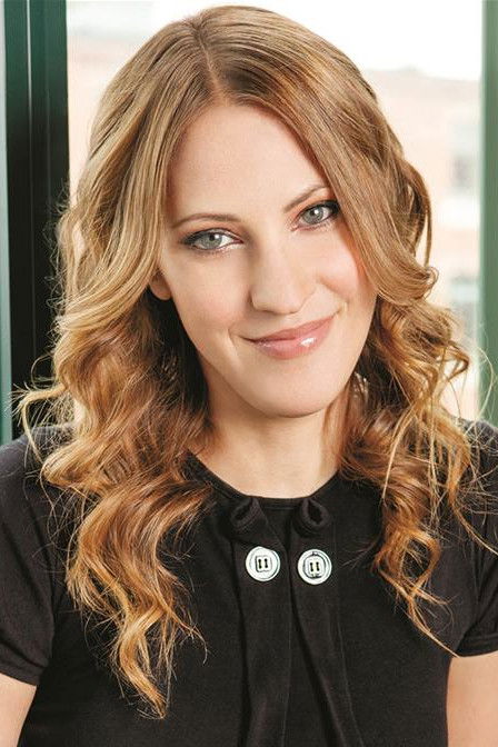 India Desjardins backdrop