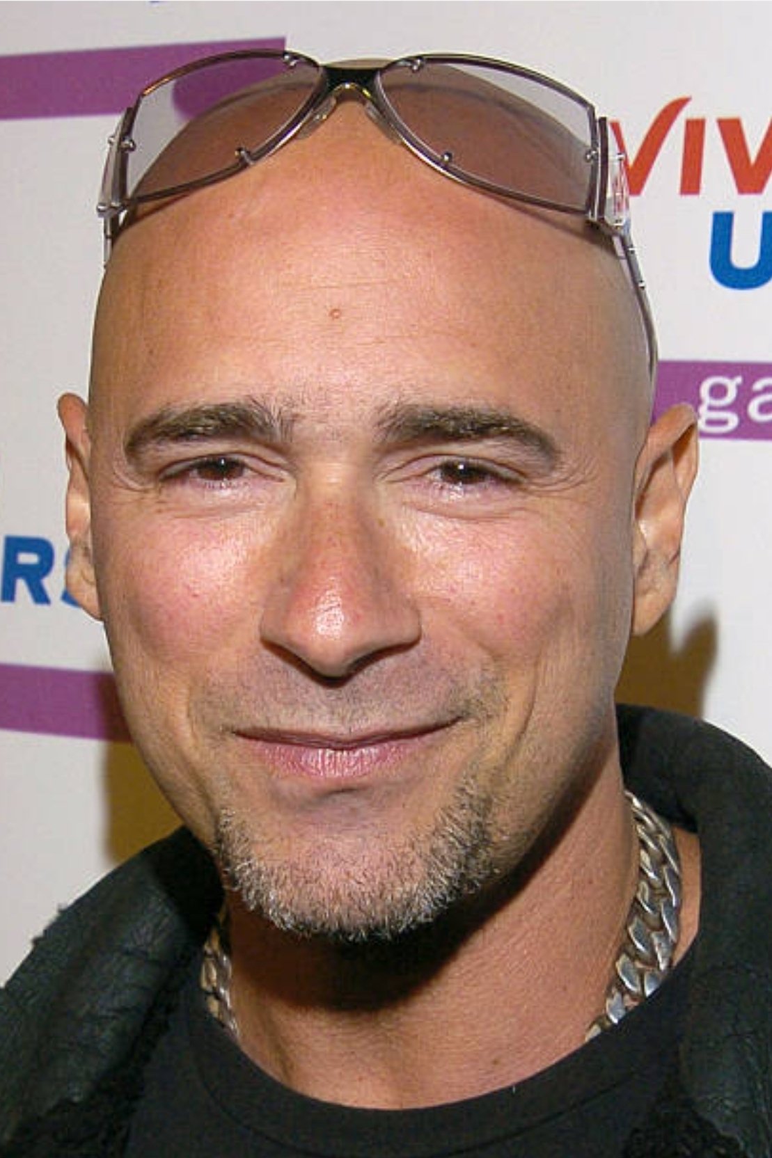 Warren Cuccurullo backdrop