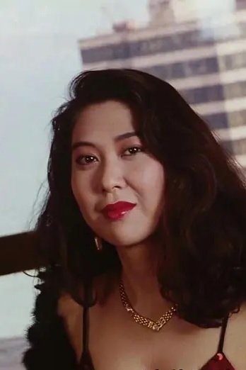 Lee Yuet-Sin backdrop