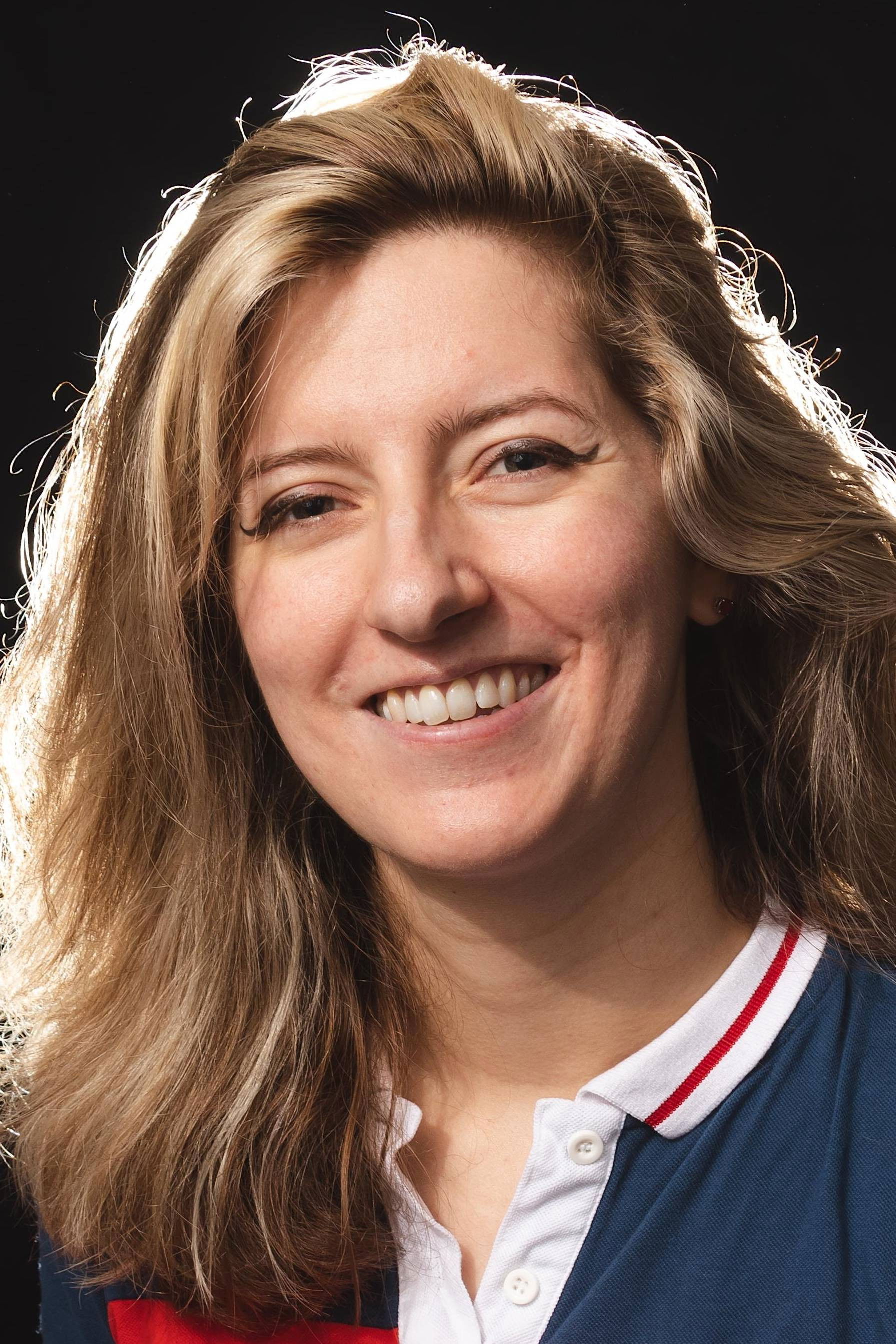 Chloé Cunha backdrop