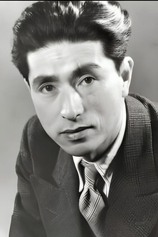 Akira Iwasaki backdrop