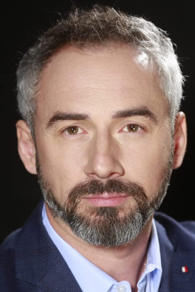 Jacek Kopczyński backdrop