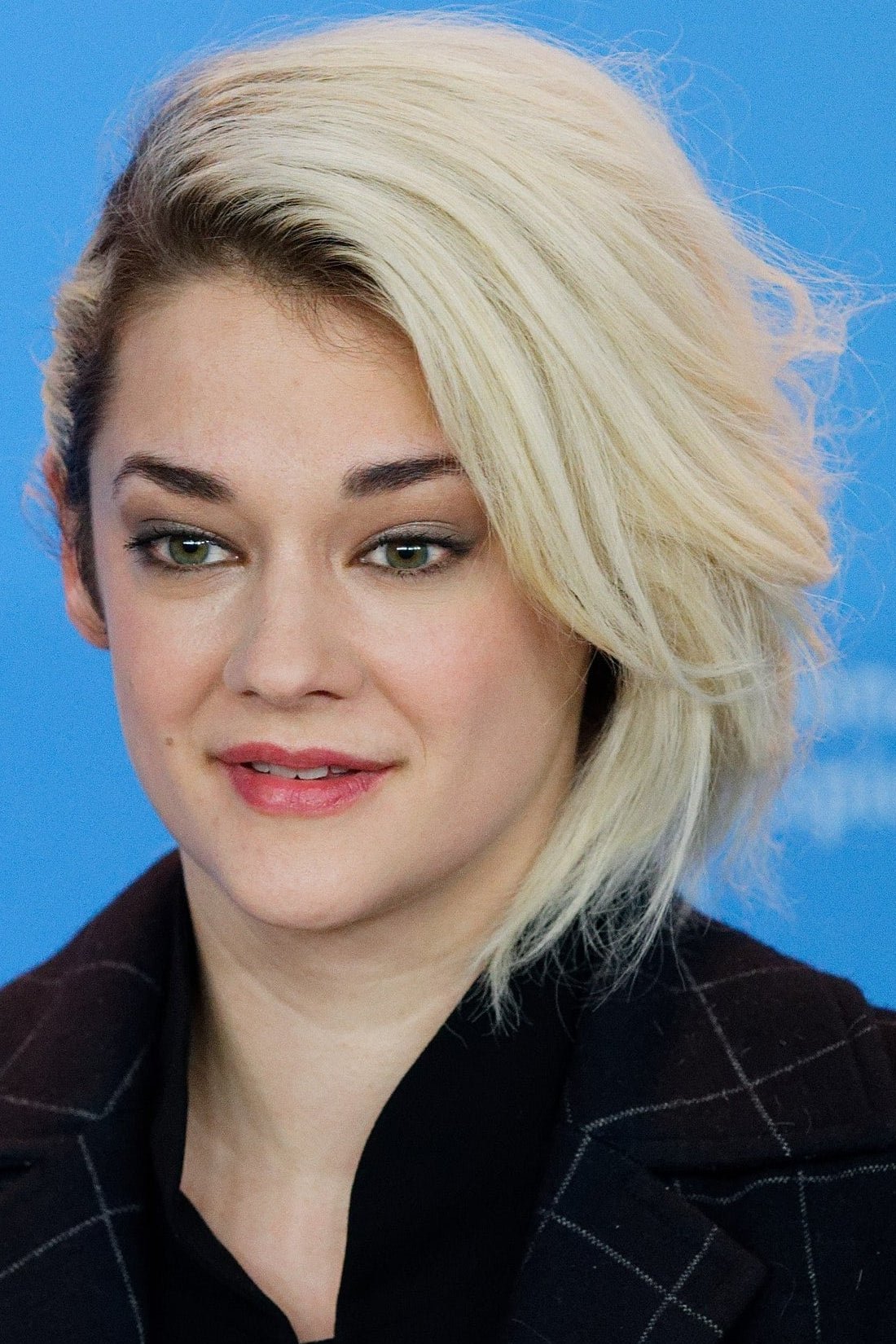 Victoire du Bois backdrop