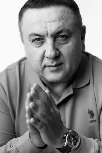 Rustam Sadiev backdrop